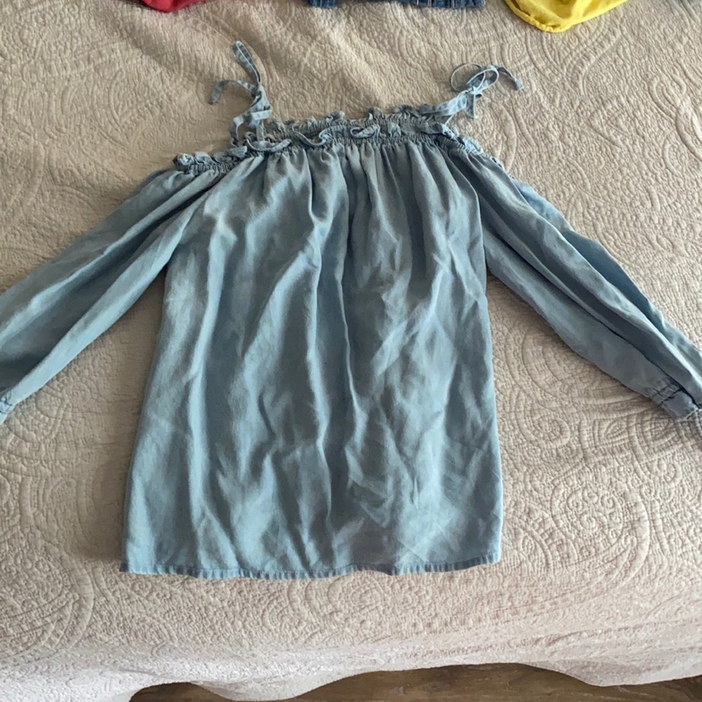 Shoulder tie blouse